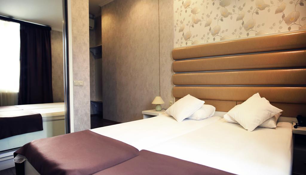 Rondo Hotel Tbilisi Esterno foto